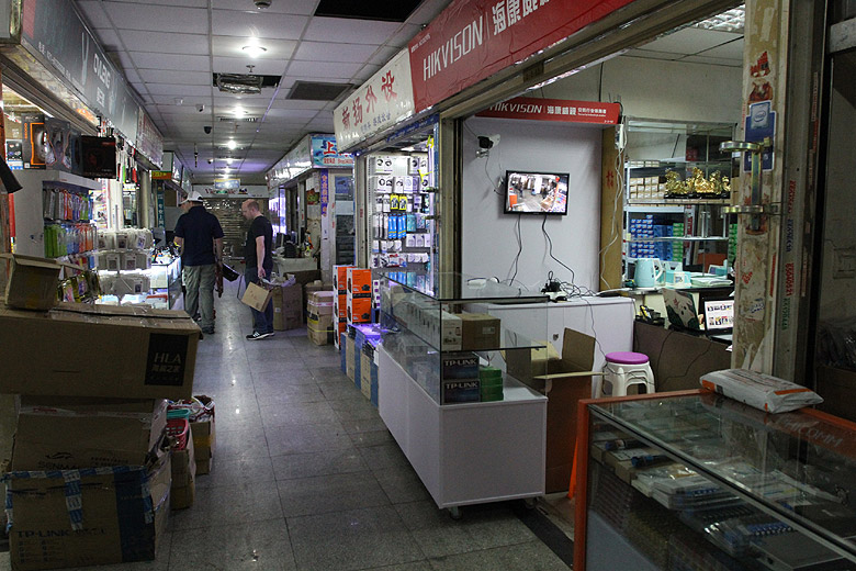 Шанхай, Хункоу, Рынок электроники Цюцзян (Shanghai, Hongkou, Shanghai Qiujiang Electronic Market)