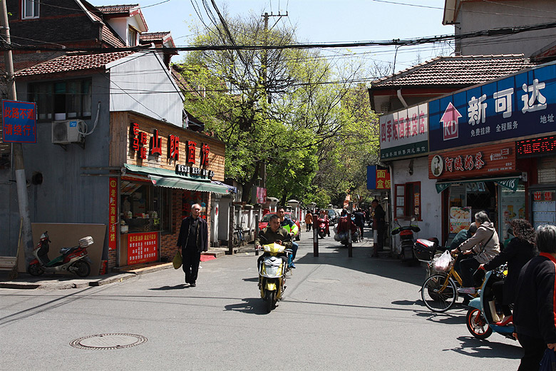 Шанхай, Хункоу, Улочки рядом с домом-музеем Лу Синя (Shanghai, Hongkou, Streets around Former Residence of Lu Xun)