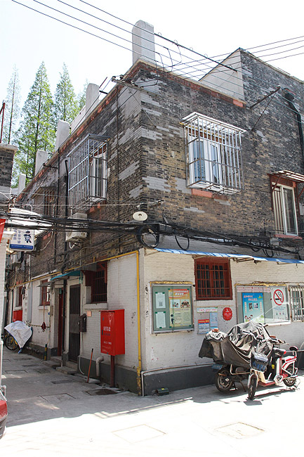 Шанхай, Хункоу, По дороге к резиденции Гуань Чжилань (Shanghai, Hongkou, Streets around Guan Zilan Former Residence)