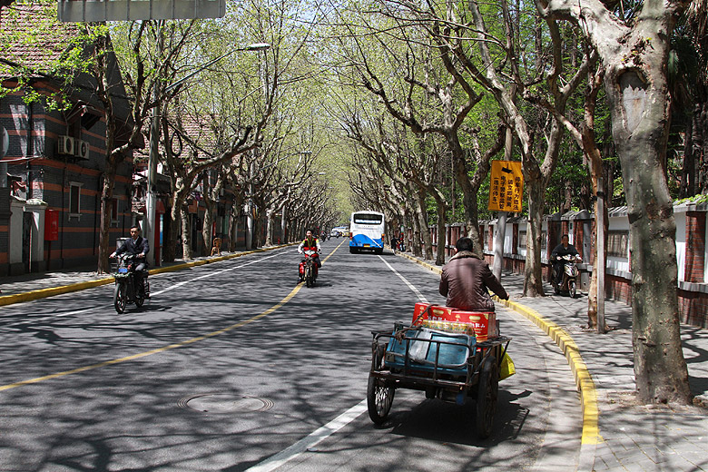 Шанхай, Хункоу, По дороге к резиденции Гуань Чжилань (Shanghai, Hongkou, Streets around Guan Zilan Former Residence)