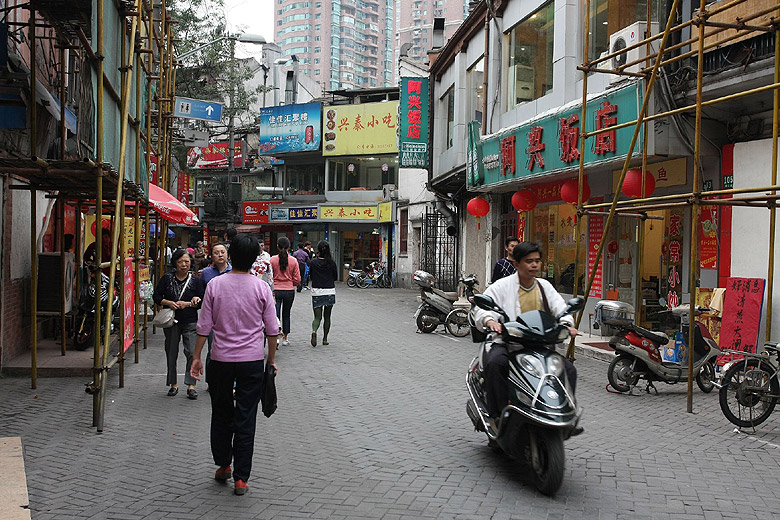Шанхай, экскурсия Храм Цзинань, Улица ресторанов Уцзян (Shanghai, Jing'an Temple Area, Wujiang Road Snack Street)