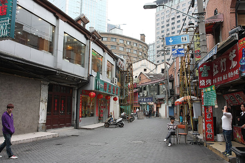 Шанхай, экскурсия Храм Цзинань, Улица ресторанов Уцзян (Shanghai, Jing'an Temple Area, Wujiang Road Snack Street)