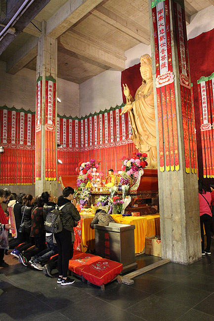 Шанхай, экскурсия Храм Цзинань, Храм Цзинань (Shanghai, Jing'an Temple Area, Jing'an Temple)