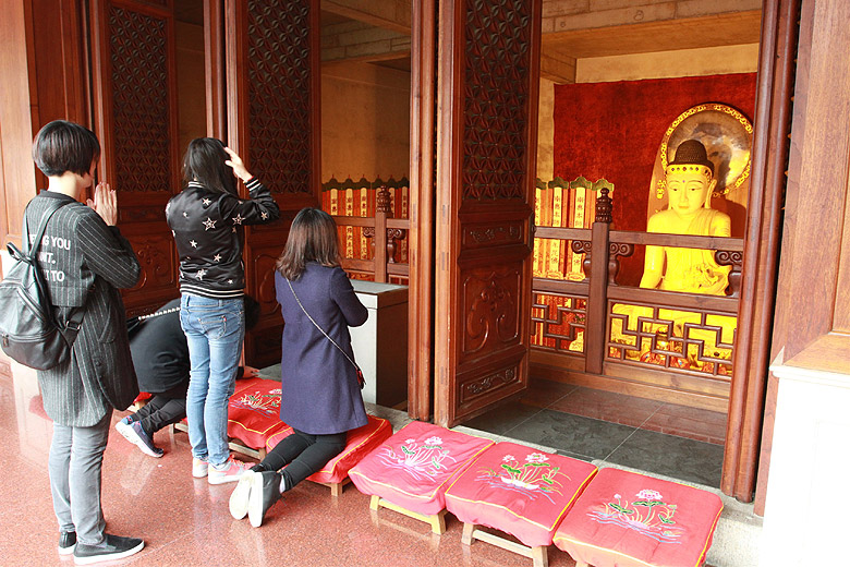 Шанхай, экскурсия Храм Цзинань, Храм Цзинань (Shanghai, Jing'an Temple Area, Jing'an Temple)