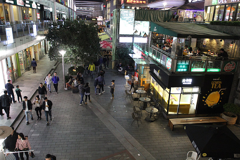 Шанхай, экскурсия Храм Цзинань, Улица ресторанов Уцзян (Shanghai, Jing'an Temple Area, Wujiang Road Snack Street)