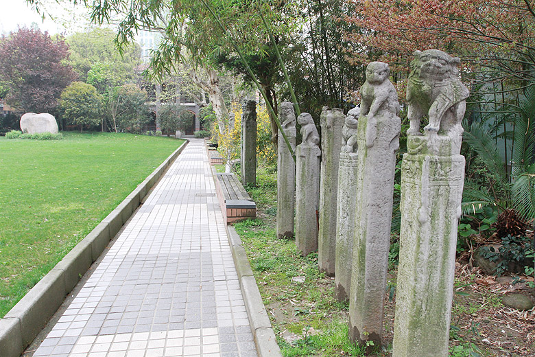 Шанхай, экскурсия Храм Цзинань, Шанхайская Театральная Академия (Shanghai, Jing'an Temple Area, Shanghai Theatre Academy)