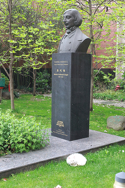 Шанхай, экскурсия Храм Цзинань, Шанхайская Театральная Академия (Shanghai, Jing'an Temple Area, Shanghai Theatre Academy)