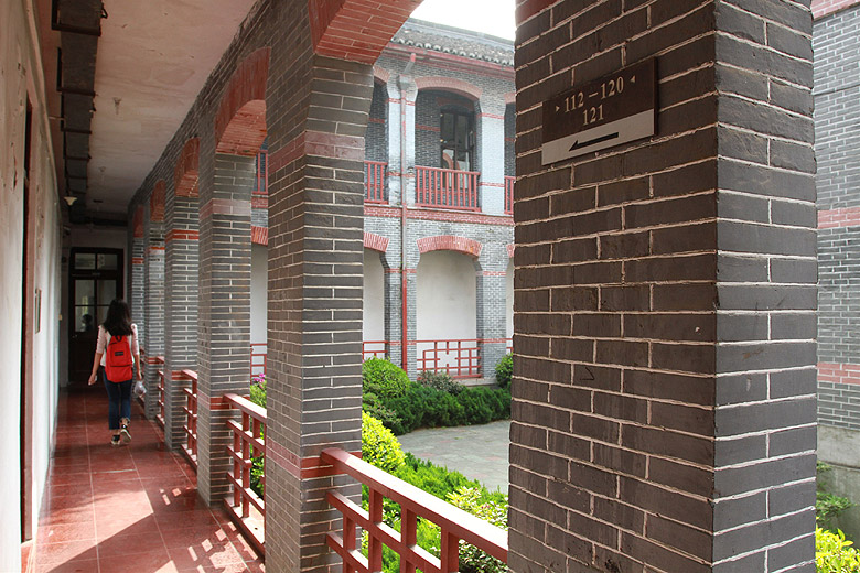 Шанхай, экскурсия Храм Цзинань, Университет Святого Иоанна (Shanghai, Jing'an Temple Area, St. John's University)