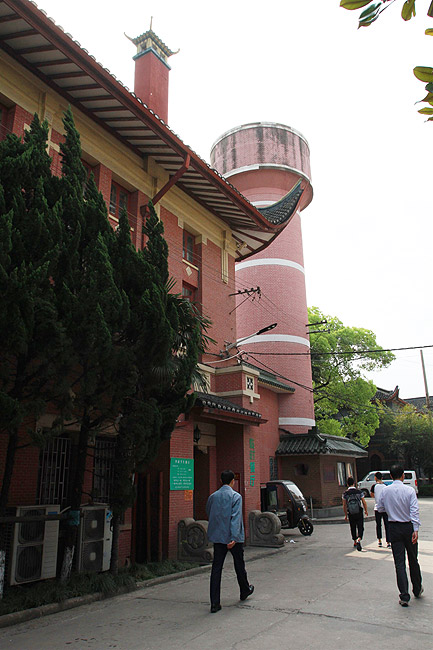 Шанхай, экскурсия Храм Цзинань, Университет Святого Иоанна (Shanghai, Jing'an Temple Area, St. John's University)