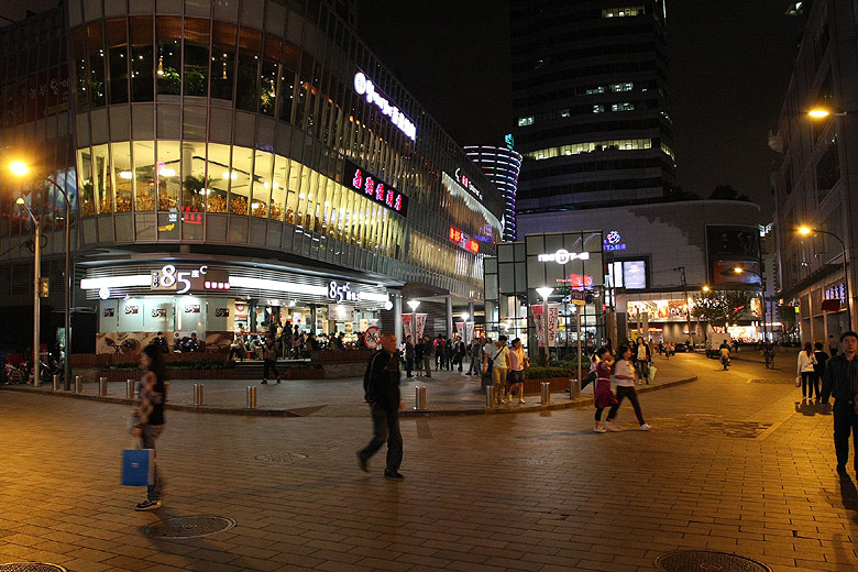 Шанхай, экскурсия Храм Цзинань, Улица ресторанов Уцзян (Shanghai, Jing'an Temple Area, Wujiang Road Snack Street)