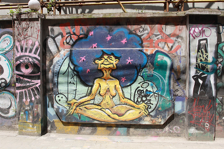 Шанхай, экскурсия Храм Нефритового Будды, Стена граффити вдоль Moganshan Road (Shanghai, Graffiti Wall)