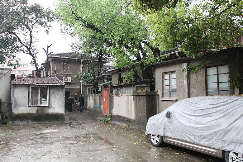 Шанхай, экскурсия Нормандия, Вход к резиденции (Shanghai, Normandie Area, entrance to the Residence)