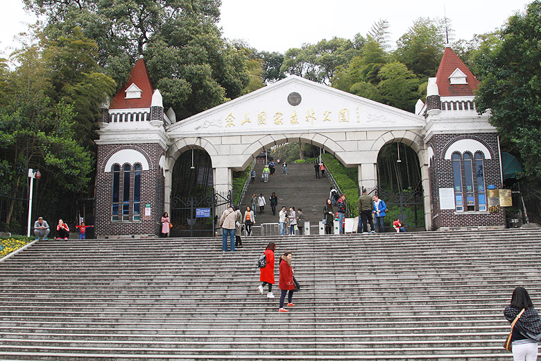 Шанхай, экскурсия к Базилике Девы Марии, Северные ворота (Shanghai, Sheshan Basilica, North Gate)
