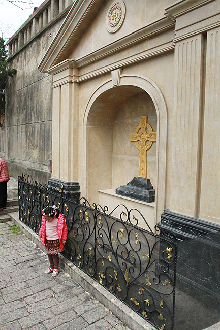 Шанхай, экскурсия к Базилике Девы Марии, Крестный путь (Shanghai, Sheshan Basilica, Way of the Cross)