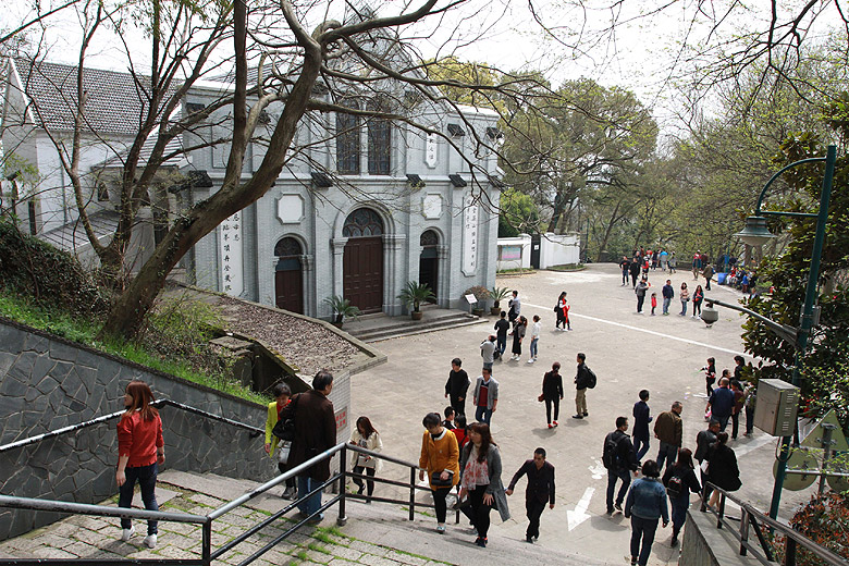 Шанхай, экскурсия к Базилике Девы Марии, Средняя церковь (Shanghai, Sheshan Basilica, Mid-hill Church)